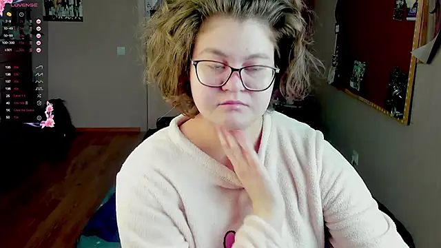 Snapshot of Sashy_Way chatting on 03/10/25, 01:21 Sashy Way online show from 03/10/25, 01:21