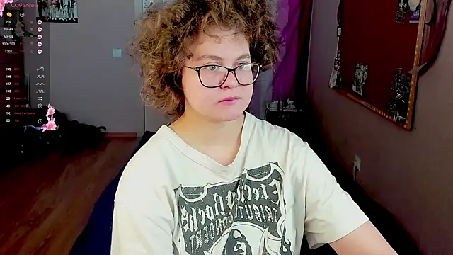 Snapshot of Sashy_Way chatting on 03/15/25, 11:51 Sashy Way online show from 03/15/25, 11:51