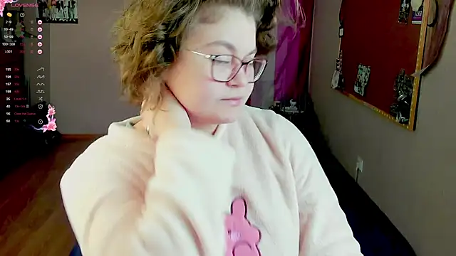 Snapshot of Sashy_Way chatting on 03/21/25, 12:28 Sashy Way online show from 03/21/25, 12:28