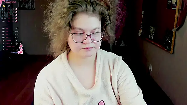 Snapshot of Sashy_Way chatting on 03/22/25, 07:42 Sashy Way online show from 03/22/25, 07:42