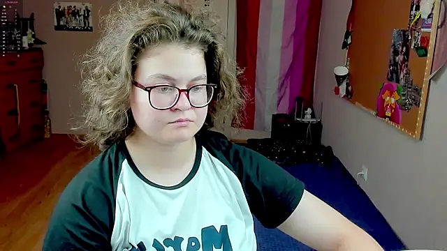 Snapshot of Sashy_Way chatting on 09/08/25, 09:03 Sashy Way online show from 09/08/25, 09:03