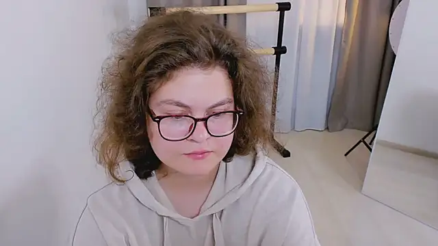 Snapshot of Sashy_Way chatting on 09/15/25, 09:26 Sashy Way online show from 09/15/25, 09:26