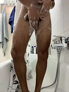 Snapshot of vinzpnr210 chatting on 12/28/24, 10:36 vinzpnr210 online show from 12/28/24, 10:36