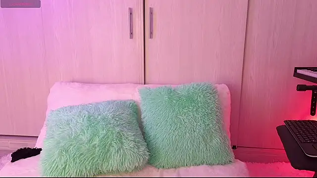 Yues050600 online show from 12/21/24, 12:31