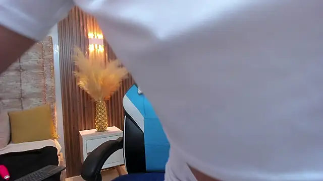 ada mclaine online show from 02/01/26, 11:53