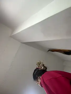 Snapshot of Mila_Morgan chatting on 01/21/25, 03:32 Mila Morgan online show from 01/21/25, 03:32