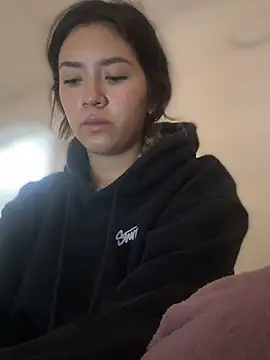 Snapshot of Mila_Morgan chatting on 02/04/25, 04:18 Mila Morgan online show from 02/04/25, 04:18