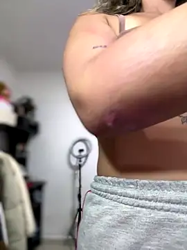 Snapshot of Mila_Morgan chatting on 09/14/25, 07:24 Mila Morgan online show from 09/14/25, 07:24