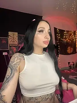 Snapshot of Molly__Moon chatting on 12/06/24, 05:53 Molly Moon online show from 12/06/24, 05:53