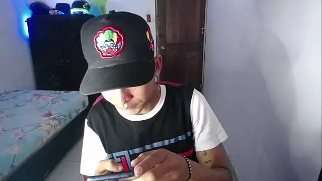 Snapshot of Sxntisaul__ chatting on 02/09/25, 06:16 Sxntisaul online show from 02/09/25, 06:16