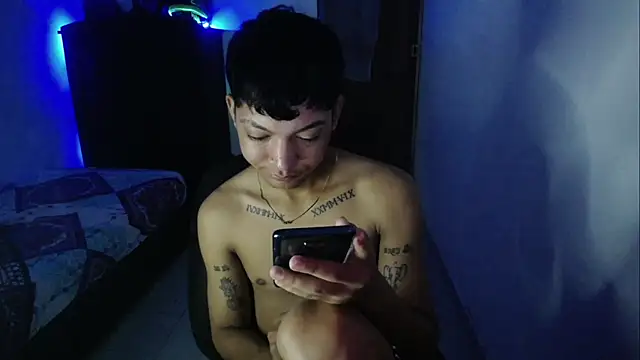 Snapshot of Sxntisaul__ chatting on 02/18/25, 01:00 Sxntisaul online show from 02/18/25, 01:00