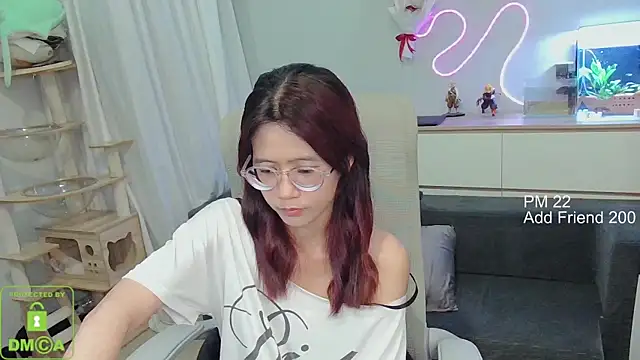 littlemiilk online show from 05/18/26, 08:31