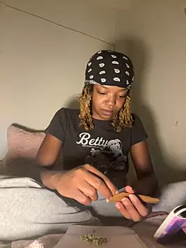 minimama69 online show from 09/21/25, 08:05