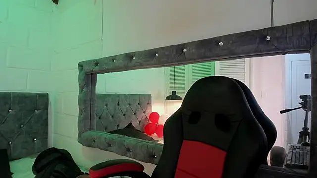 sarajhonson dl online show from 02/26/25, 08:11