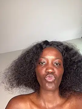 Fanclubbbbb online show from 10/24/25, 07:49