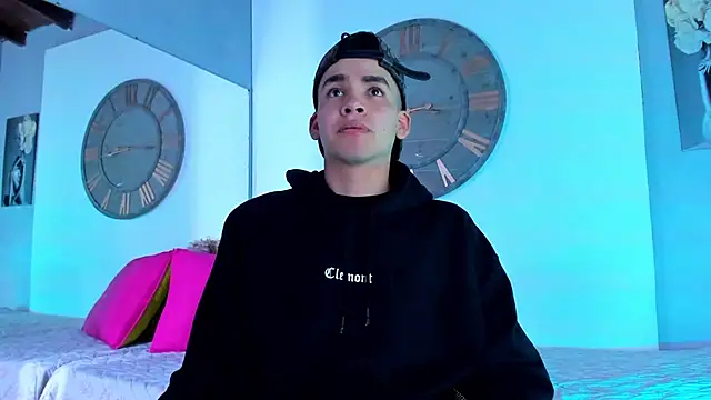 Mike 0233  online show from 12/21/24, 03:58