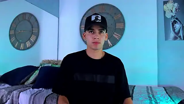 Mike 0233  online show from 12/22/24, 03:44