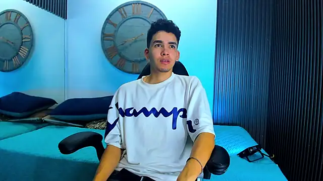 Mike 0233  online show from 02/13/25, 04:32