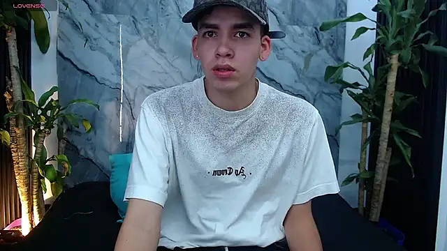 Mike 0233  online show from 02/15/25, 11:39