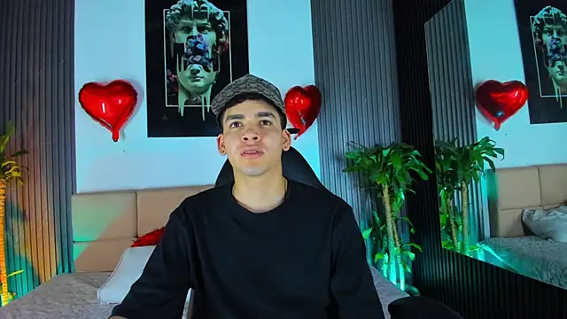 Mike 0233  online show from 02/19/25, 04:34