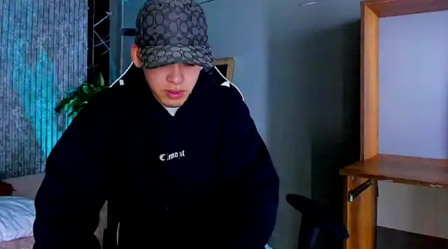 Mike 0233  online show from 03/21/25, 03:44