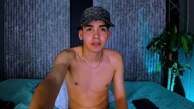 Mike 0233  online show from 03/23/25, 07:53