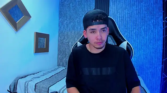 Mike 0233  online show from 01/08/26, 03:53