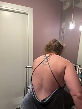 GingerSnap33 online show from 12/15/24, 06:04