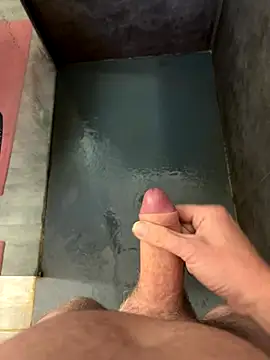 Snapshot of thestringer chatting on 10/04/25, 08:34 thestringer online show from 10/04/25, 08:34