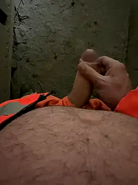 Snapshot of thestringer chatting on 10/22/25, 09:31 thestringer online show from 10/22/25, 09:31