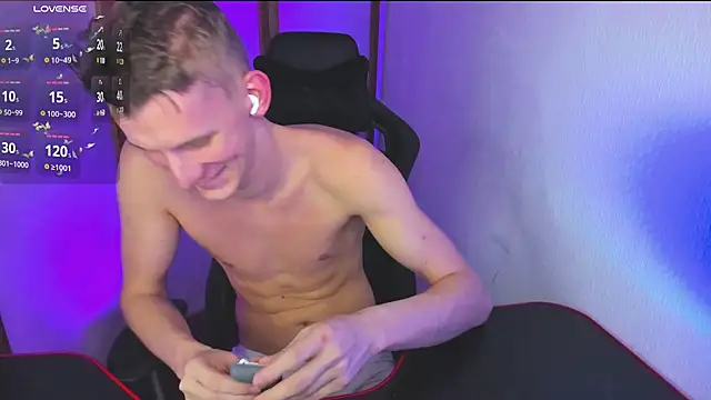 Snapshot of Brad_Maloney chatting on 02/24/25, 08:25 Brad Maloney online show from 02/24/25, 08:25