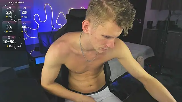 Snapshot of Brad_Maloney chatting on 10/07/25, 10:07 Brad Maloney online show from 10/07/25, 10:07