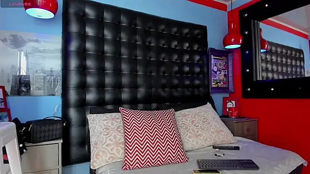 CloeRodriguez online show from 11/15/25, 09:21