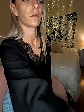 Nikiita-28 online show from 09/24/25, 02:09