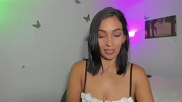 Snapshot of Mila-yang chatting on 10/05/25, 02:21 Mila-yang online show from 10/05/25, 02:21