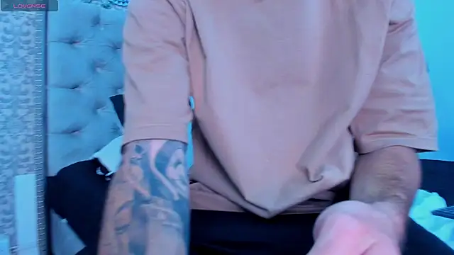 CodyWalkerR online show from 11/22/25, 05:12