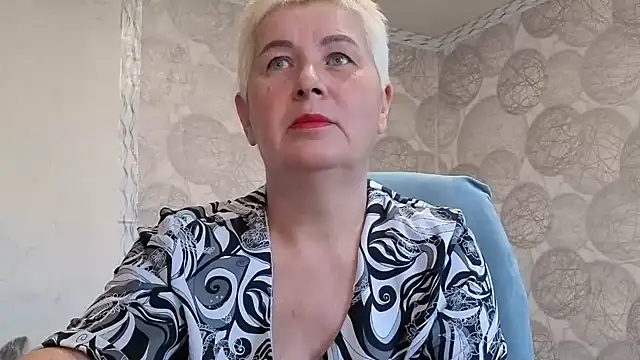 NicoleOlla online show from 10/22/25, 01:39