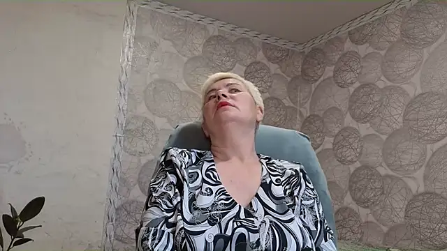 NicoleOlla online show from 10/28/25, 02:48