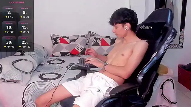 cute diego  online show from 10/22/25, 11:04