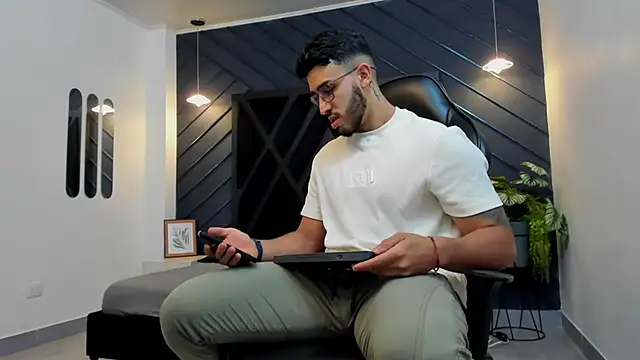 Liam Kleiin online show from 10/09/25, 11:19