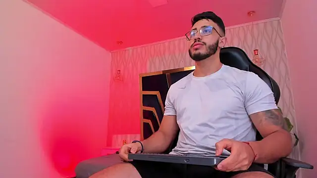 Liam Kleiin online show from 11/28/25, 11:24