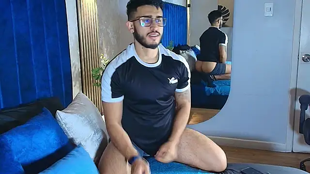Snapshot of Liam_Kleiin chatting on 07/17/26, 11:17 Liam Kleiin online show from 07/17/26, 11:17