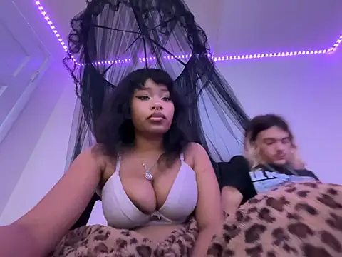 lovekaylaa online show from 08/05/26, 08:11