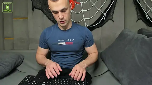 Snapshot of BrandonNorris chatting on 10/16/25, 04:13 BrandonNorris online show from 10/16/25, 04:13