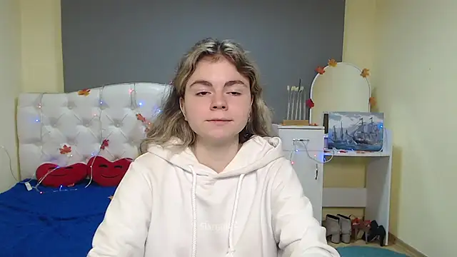 TinaRedly online show from 11/23/25, 06:30