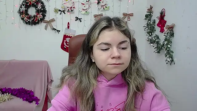 TinaRedly online show from 12/17/25, 06:36