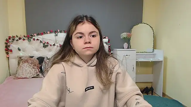 TinaRedly online show from 03/18/26, 10:40