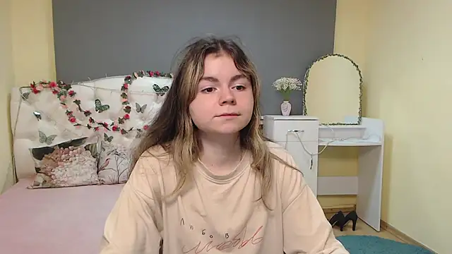 TinaRedly online show from 03/29/26, 05:46