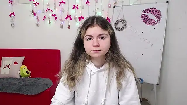 TinaRedly online show from 04/13/26, 05:29