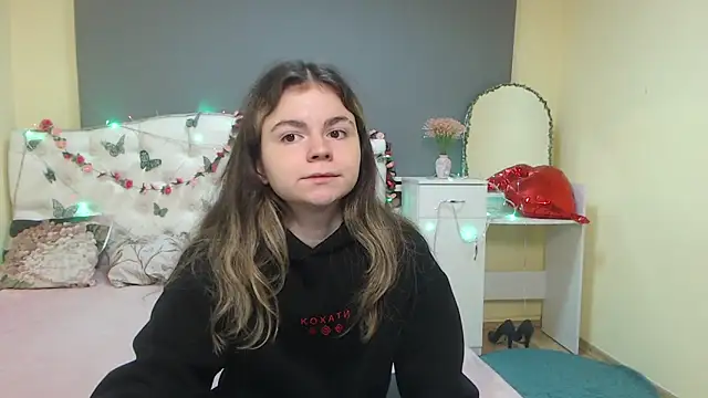 TinaRedly online show from 04/19/26, 05:23